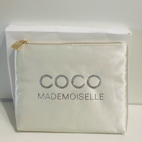 Chanel COCO Mademoiselle Cosmetics Bag - Picture 3 of 11